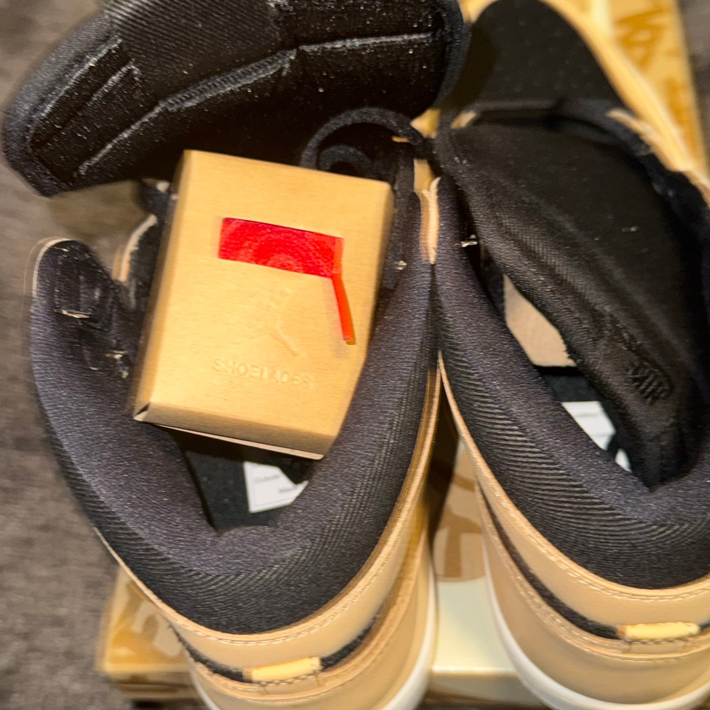 Jordan 1 Retro High OG Heirloom 12M Brand New Authentic