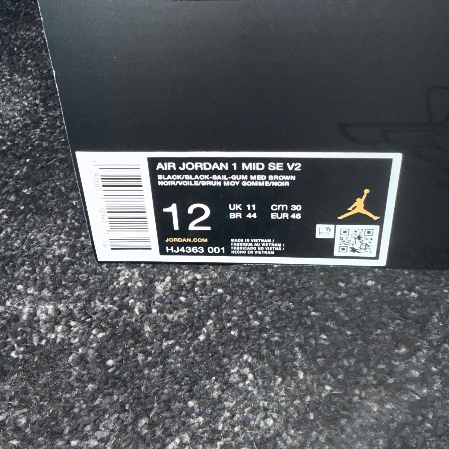 Jordan 1 Mid SE Black Denim 12M
Brand New Authentic