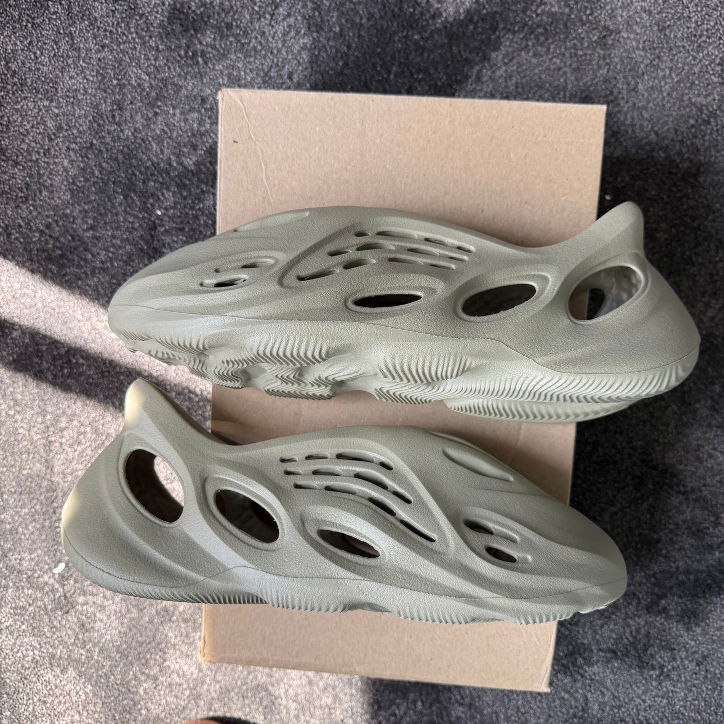 Yeezy foam runner Stone Salt 13M
Brand New Authentic