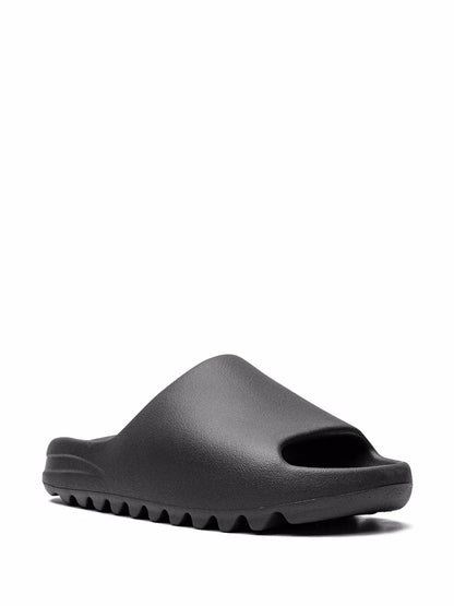 Yeezy Slide Onyx 8M