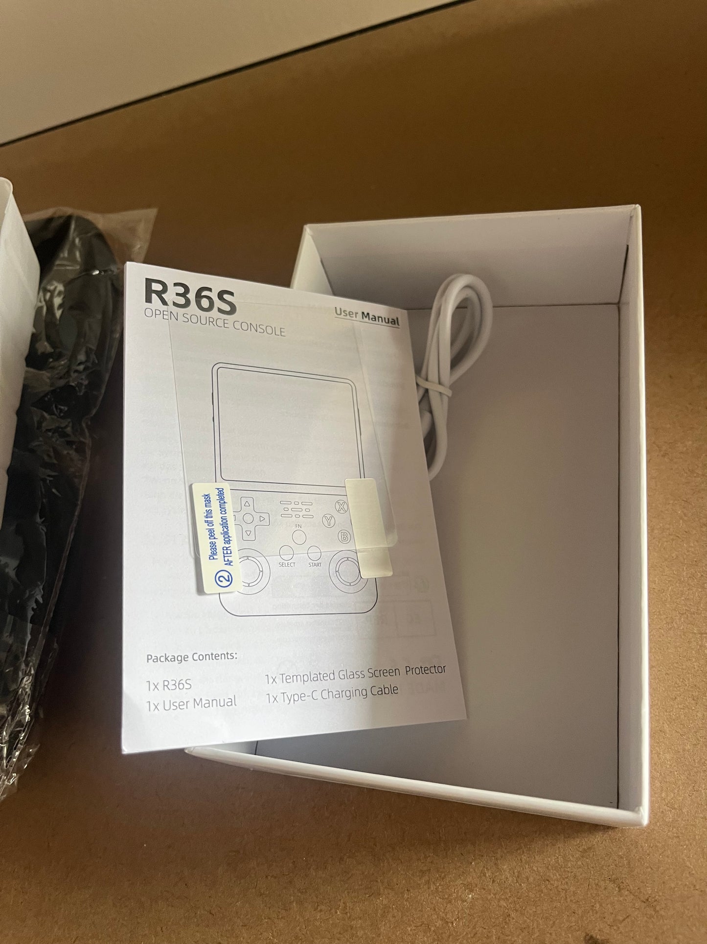 R36S Retro Handheld 3.5 Inch IPS Screen RK3326 Black 64GB