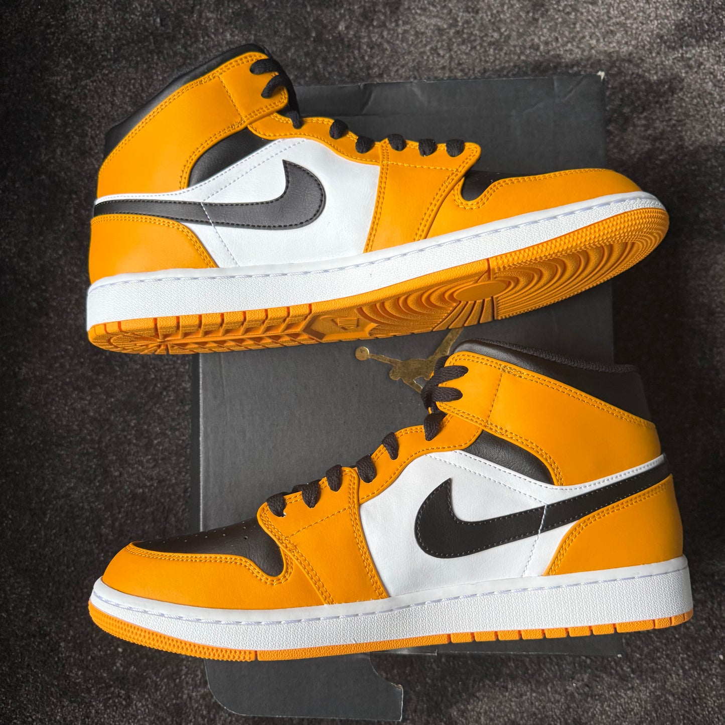 Jordan 1 Mid Taxi 12M  Brand New Authentic