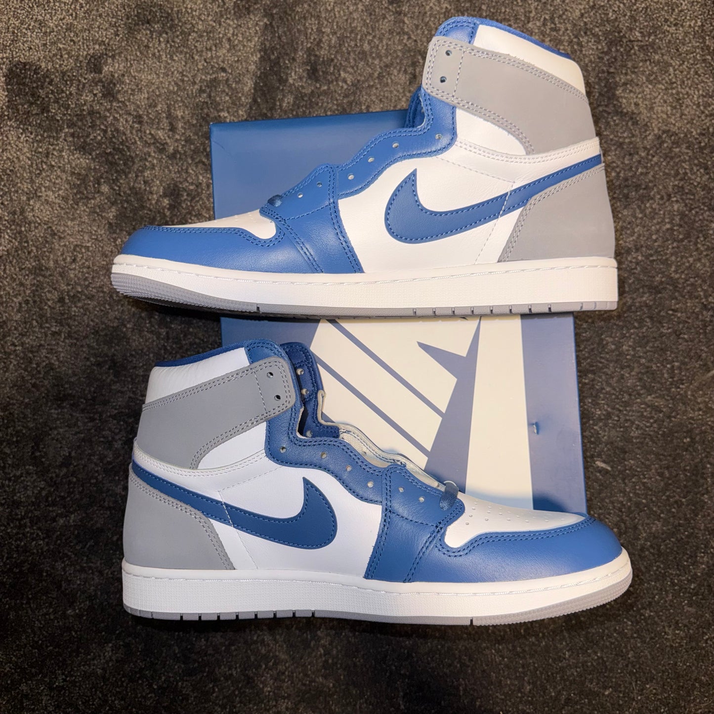 Jordan 1 Retro High OG True Blue 12M  Brand New Authentic