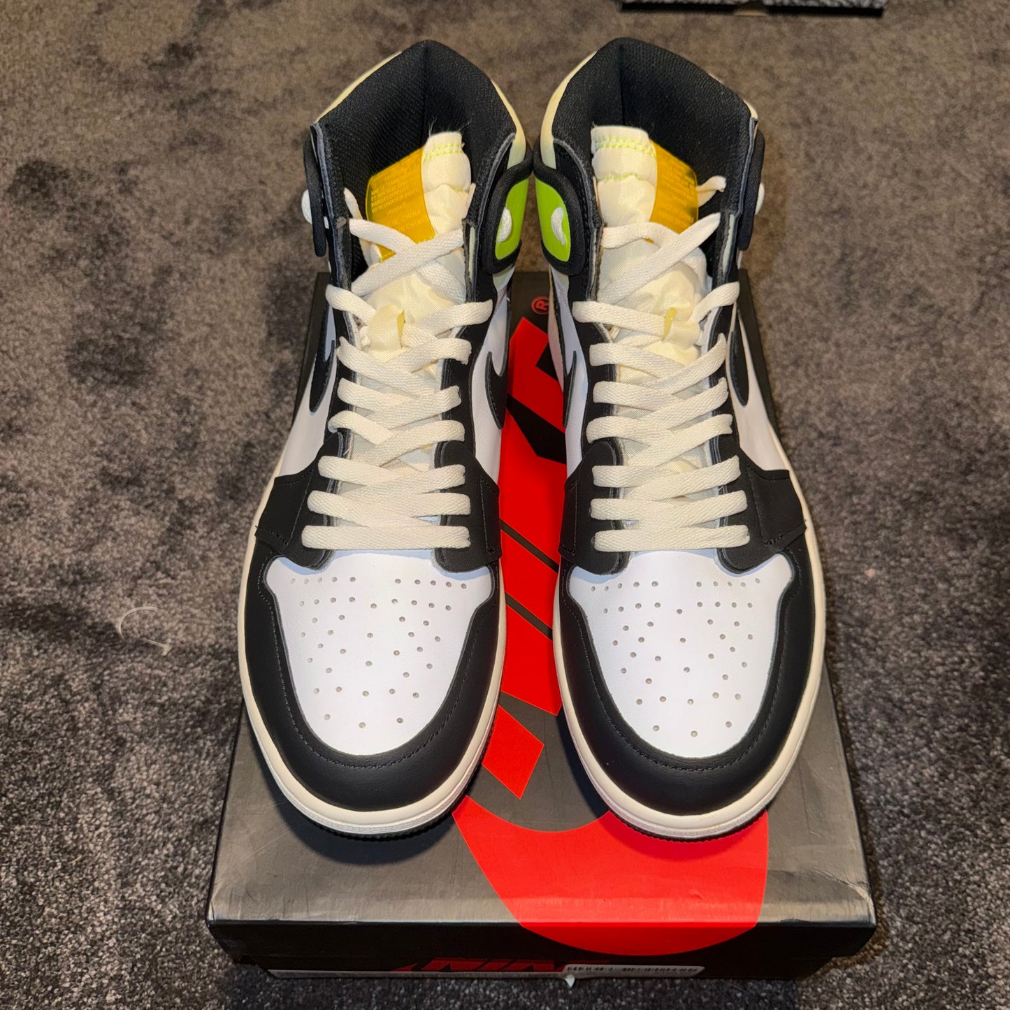 Jordan 1 Retro High White Black Volt University Gold 12M Brand New Authentic
