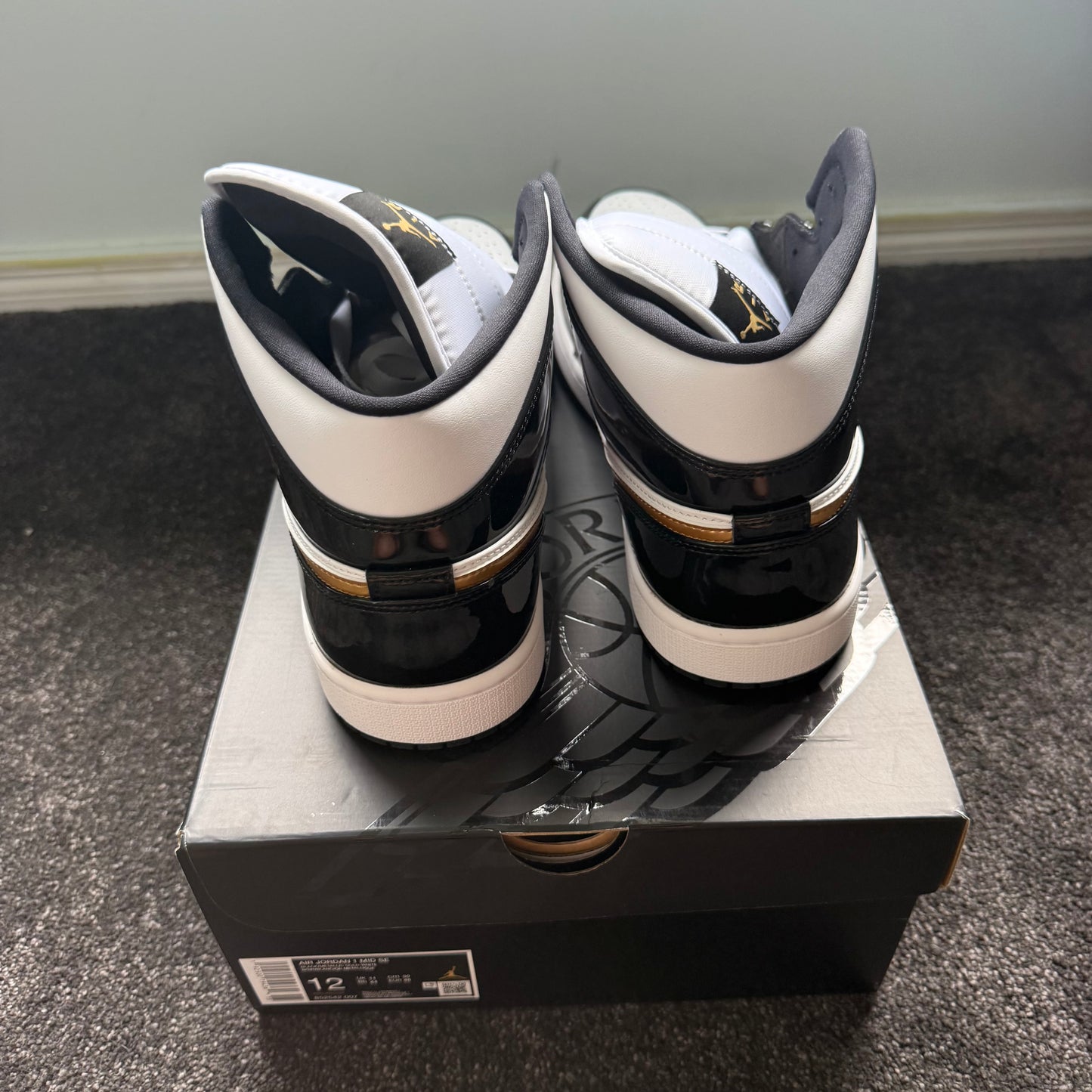 Jordan 1 mid Patent Black White Gold 12M Brand New Authentic