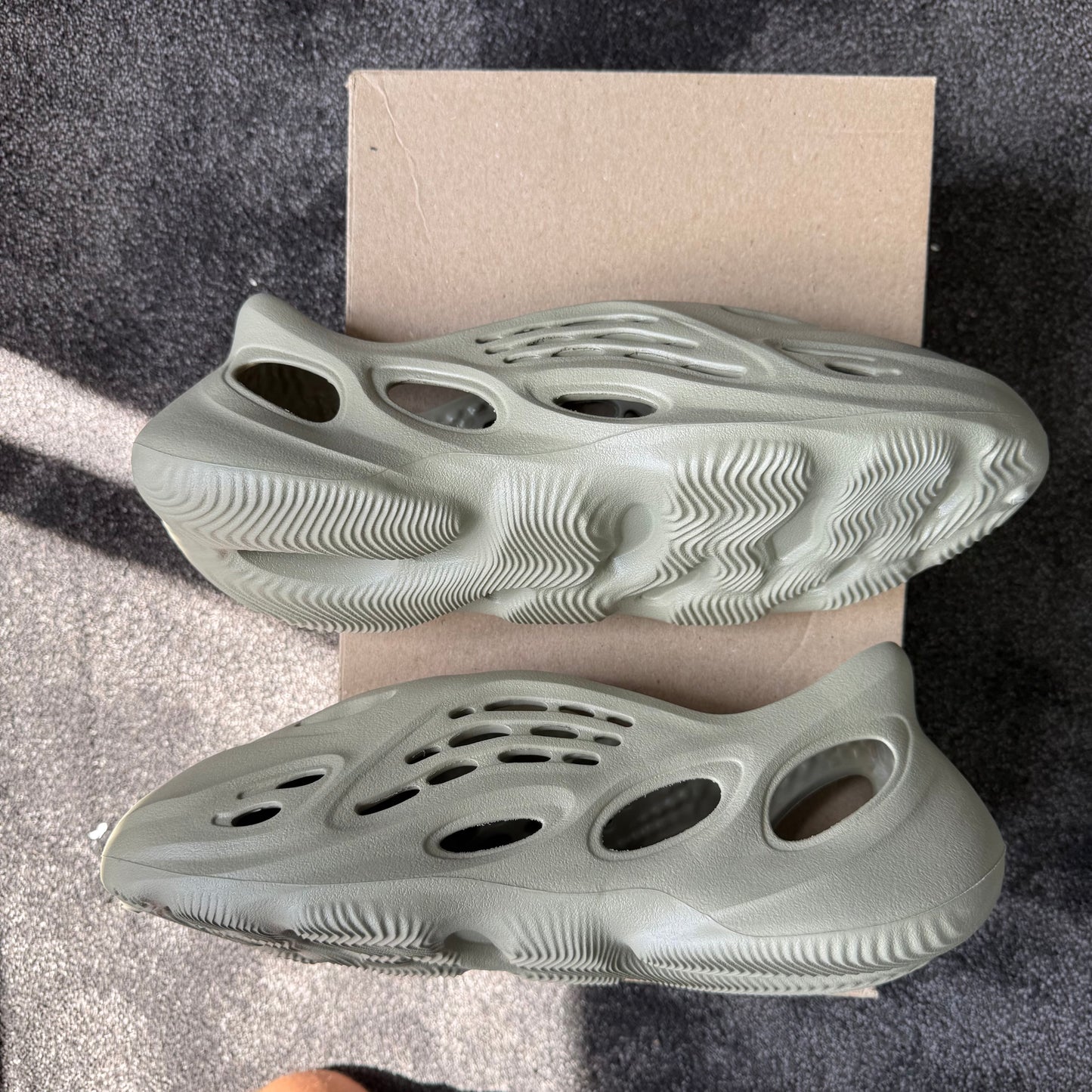 Yeezy foam runner Stone Salt 13M
Brand New Authentic
