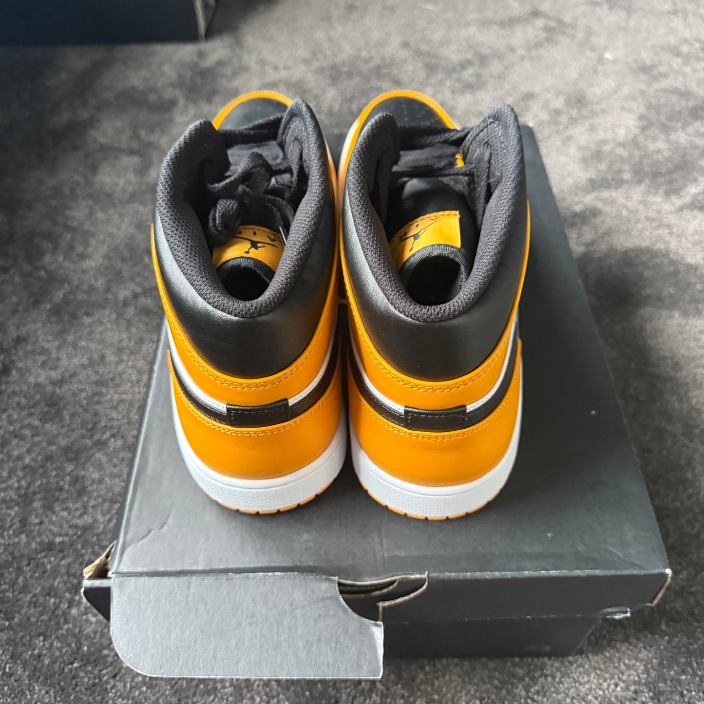 Jordan 1 Mid Taxi 12M  Brand New Authentic