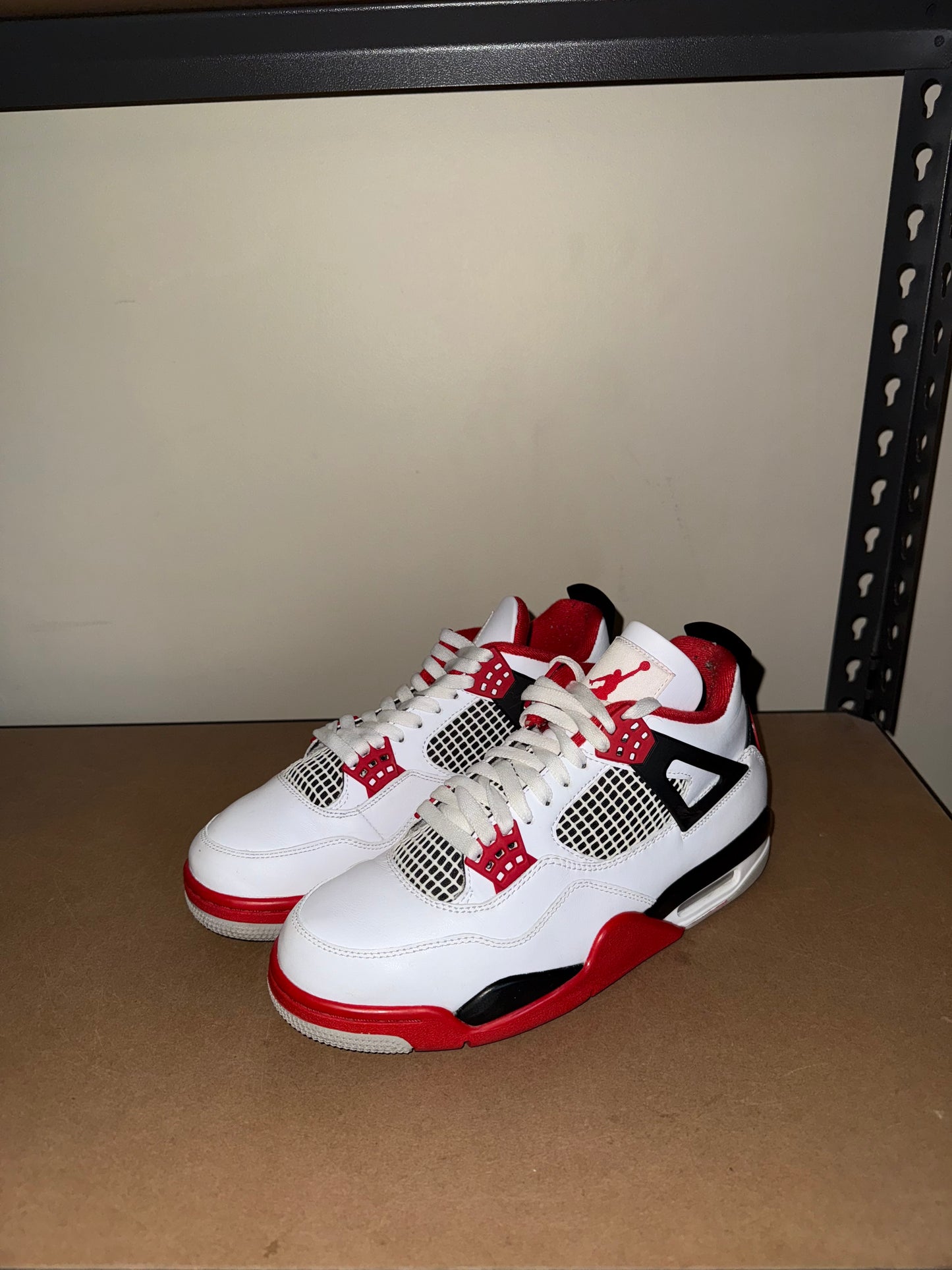 Jordan 4 Retro Fire Red 8M (9.5W) Used Great condition