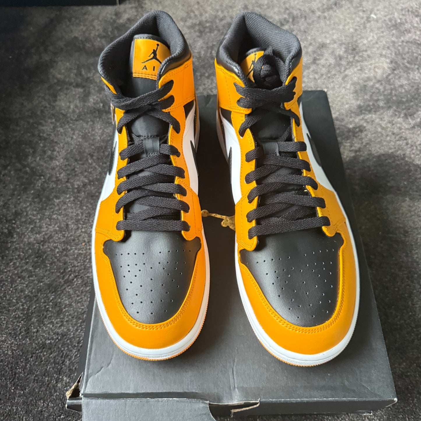 Jordan 1 Mid Taxi 12M  Brand New Authentic