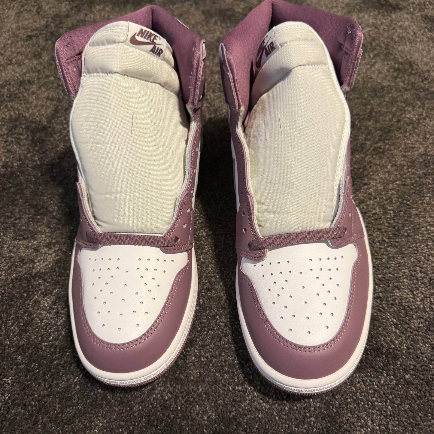 Jordan 1 Retro High Maive 12M 
Brand New Authentic NO BOX
