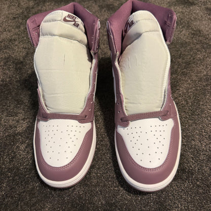 Jordan 1 Retro High Maive 12M 
Brand New Authentic NO BOX