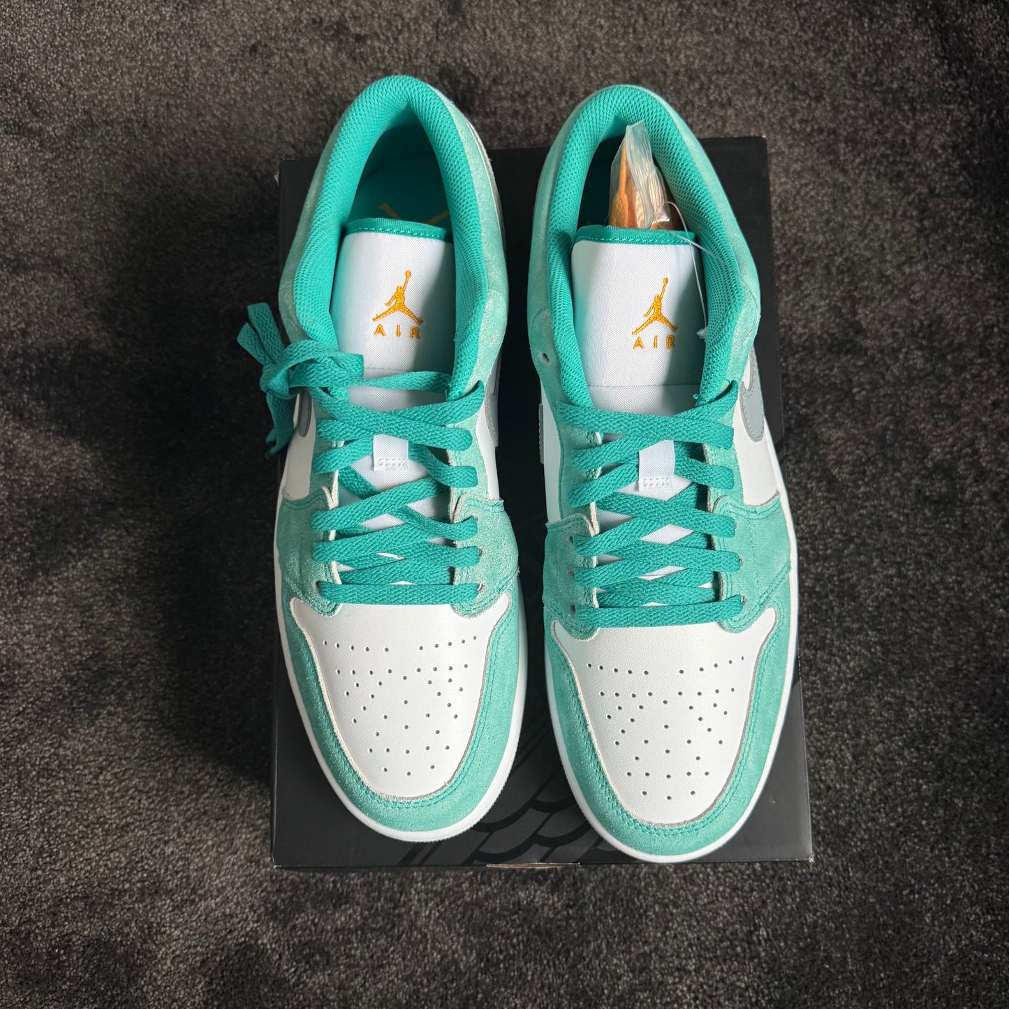 Jordan 1 Low SE Emerald 12M 
Brand New Authentic