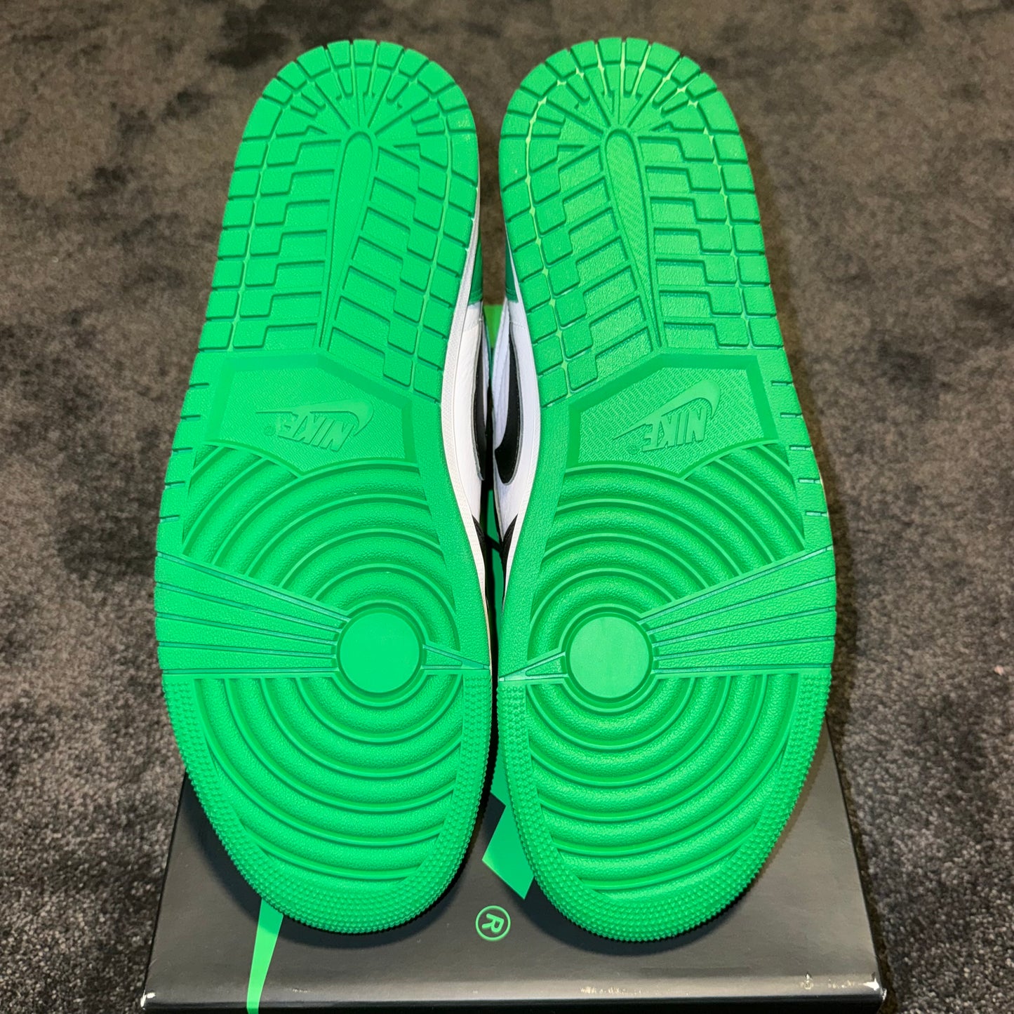 Jordan 1 Retro High OG Lucky Green 12M Brand New Authentic