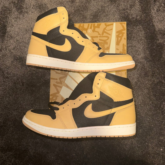 Jordan 1 Retro High OG Heirloom 12M Brand New Authentic