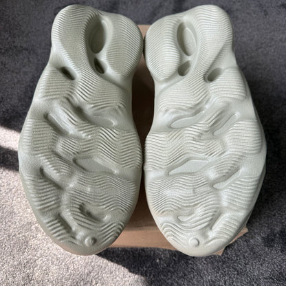 Yeezy foam runner Stone Salt 13M
Brand New Authentic