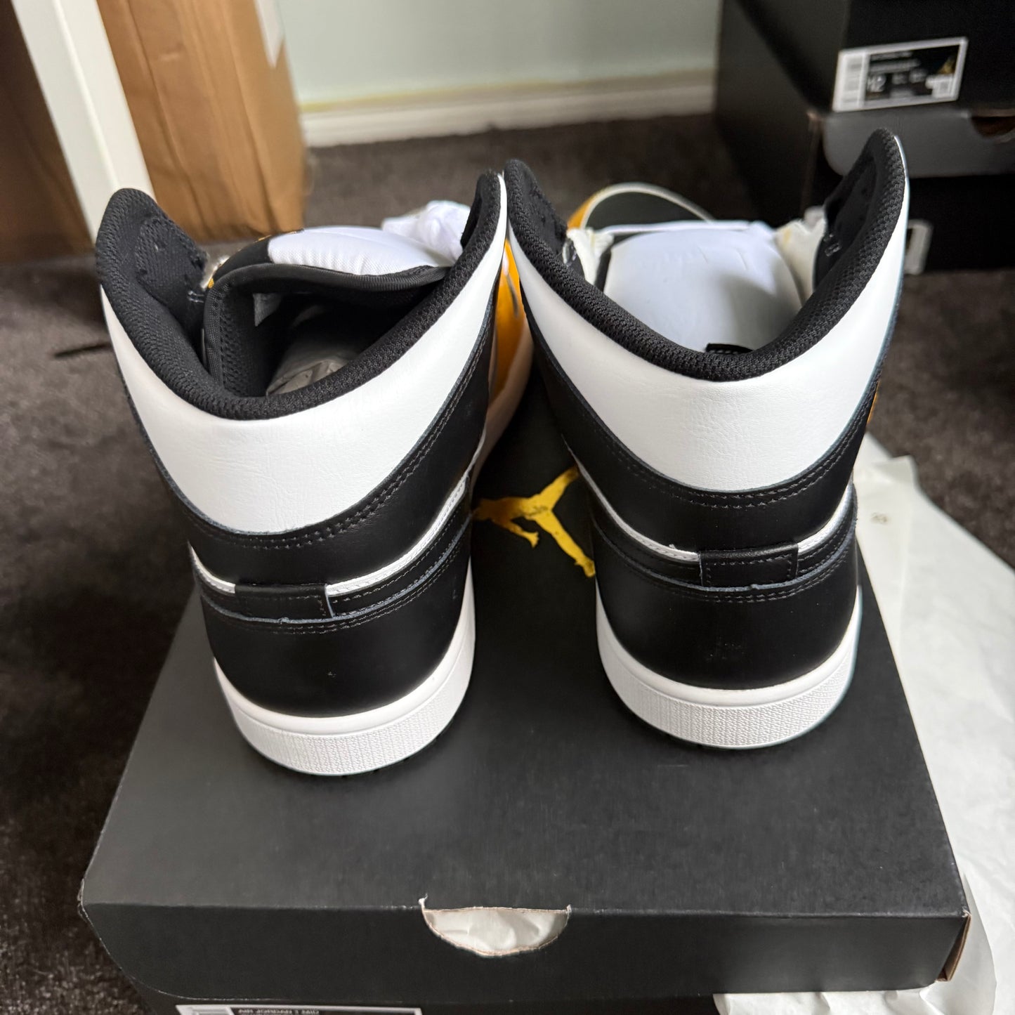 Jordan 1 Mid Yellow Ochre 12M 
Brand New Authentic