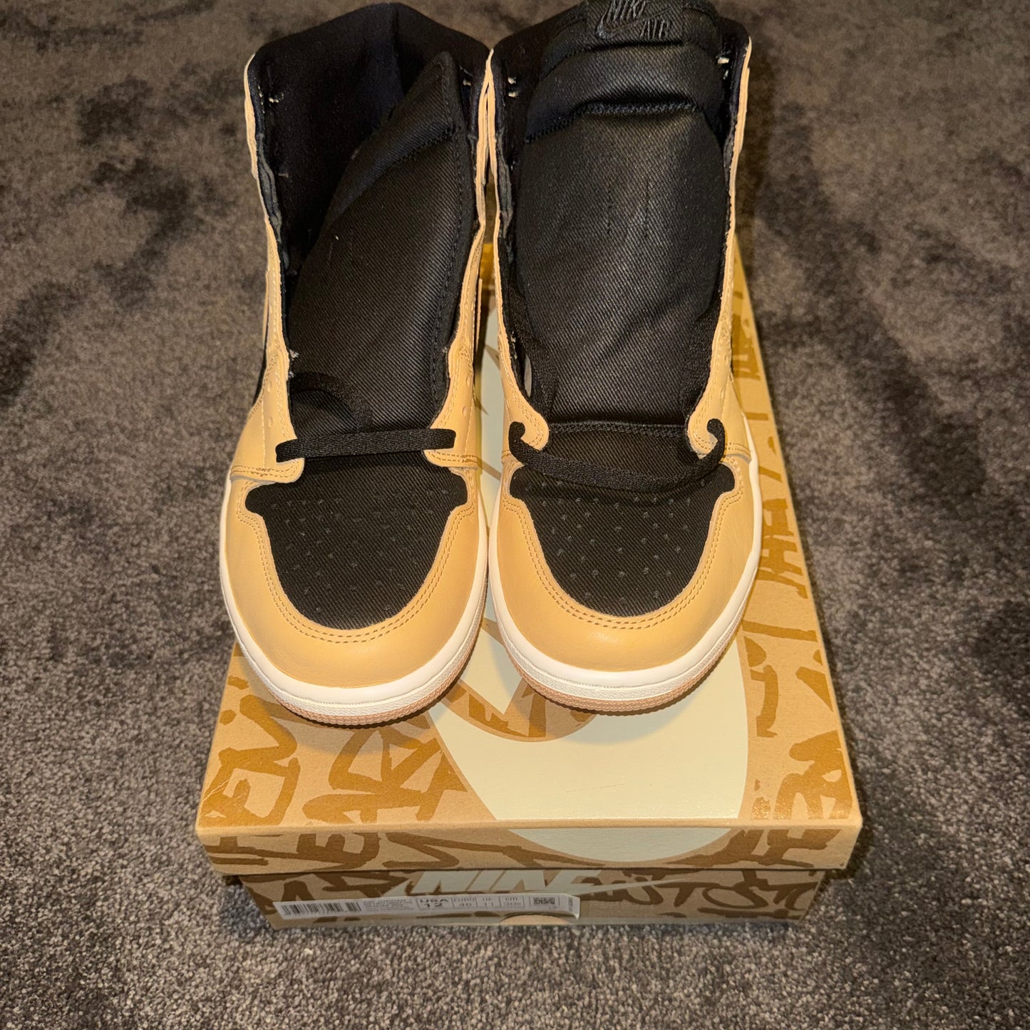 Jordan 1 Retro High OG Heirloom 12M Brand New Authentic