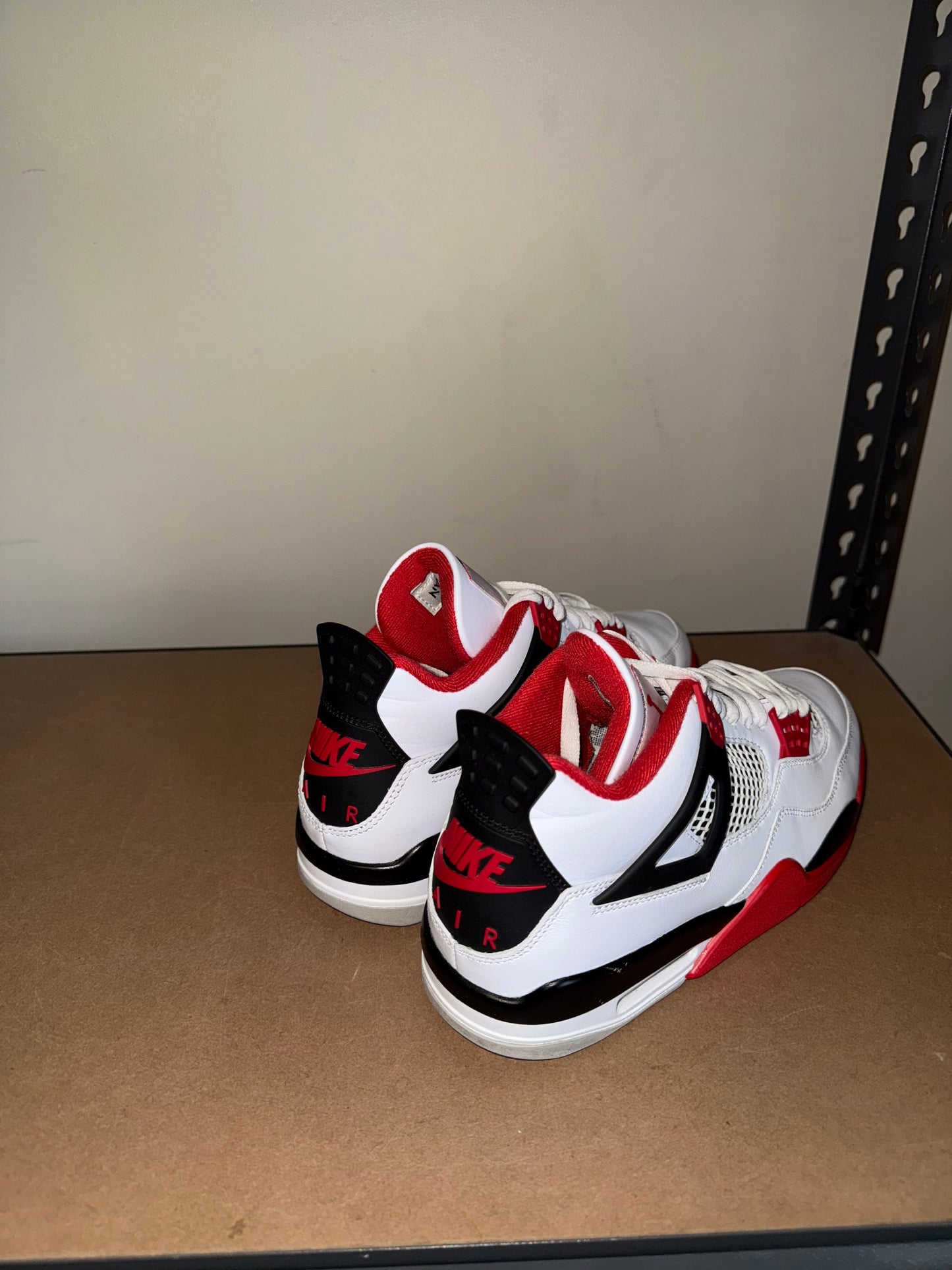 Jordan 4 Retro Fire Red 8M (9.5W) Used Great condition