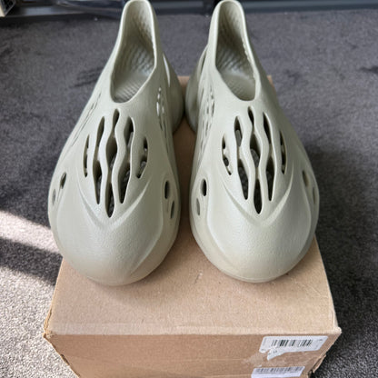 Yeezy foam runner Stone Salt 13M
Brand New Authentic