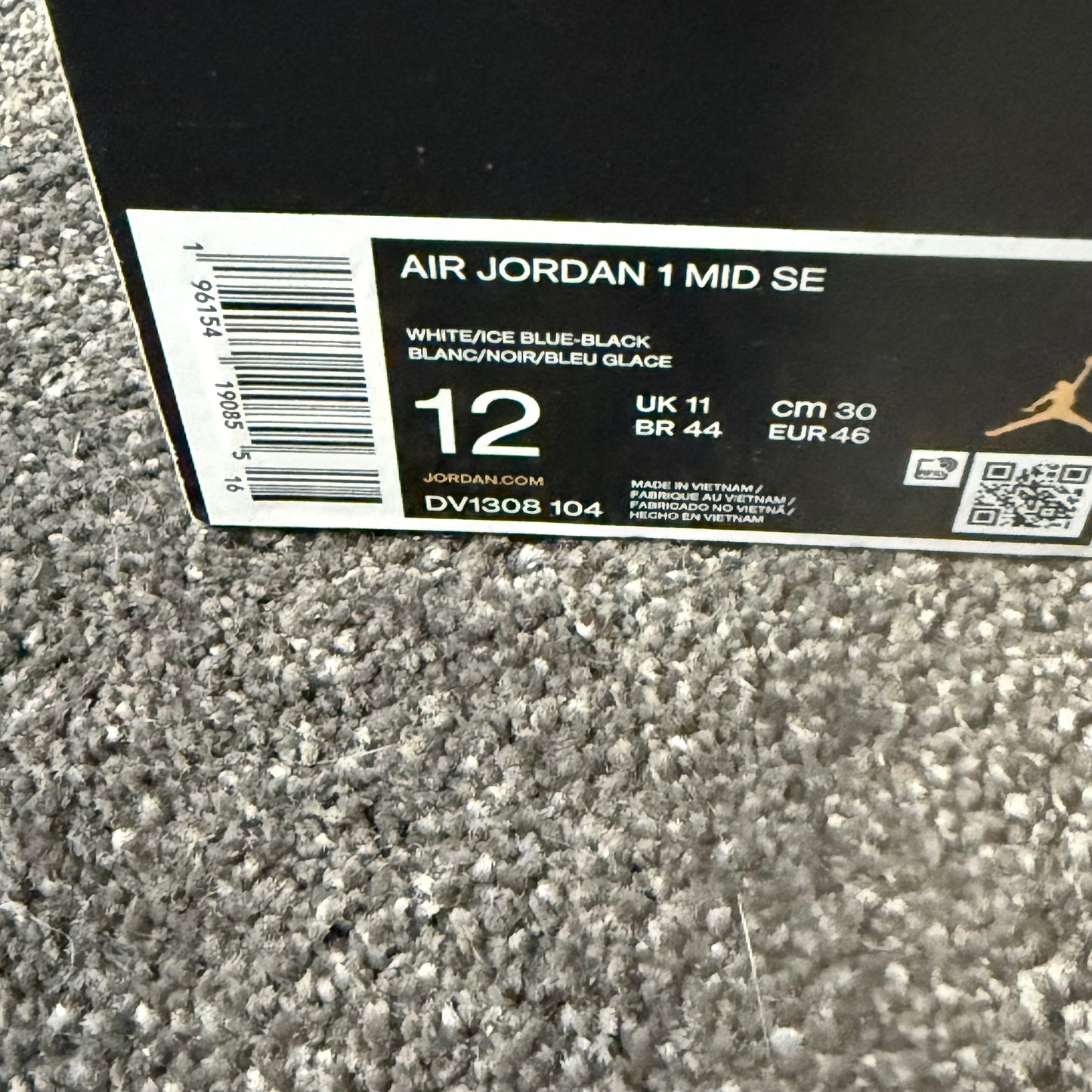 Jordan 1 Mid SE Ice Blue 12M 
Brand New Authentic