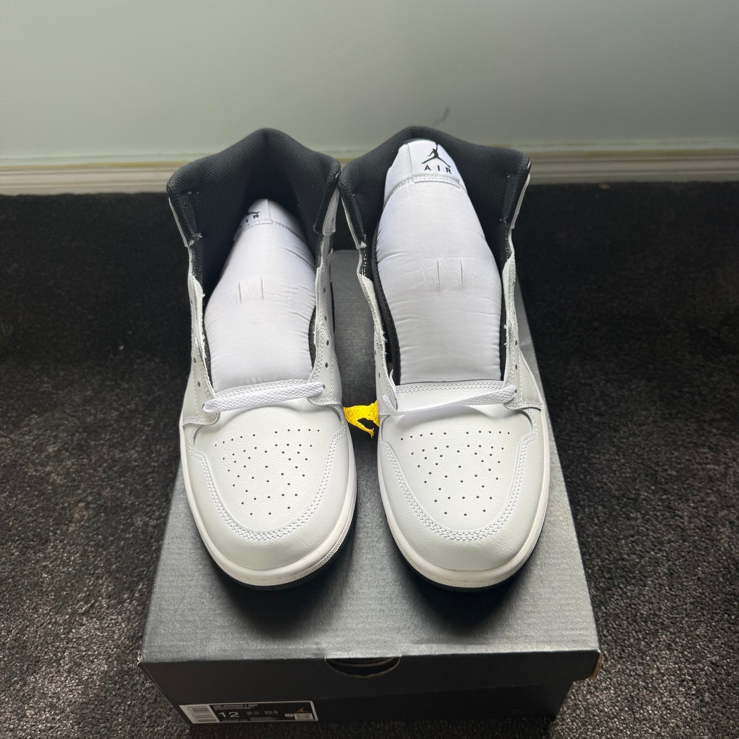 Jordan 1 Mid Reverse Panda 12M  
Brand New Authentic