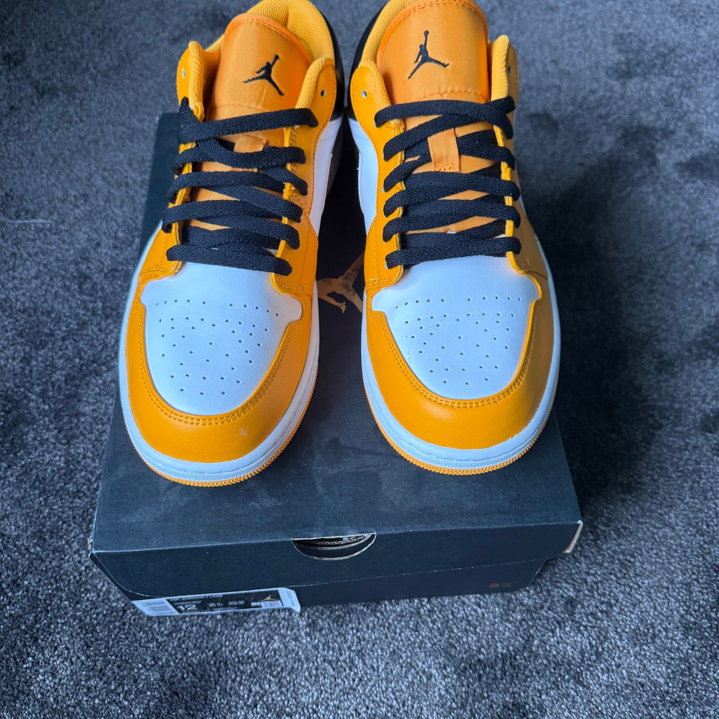 Jordan 1 Low Taxi 12M Brand New
Authentic