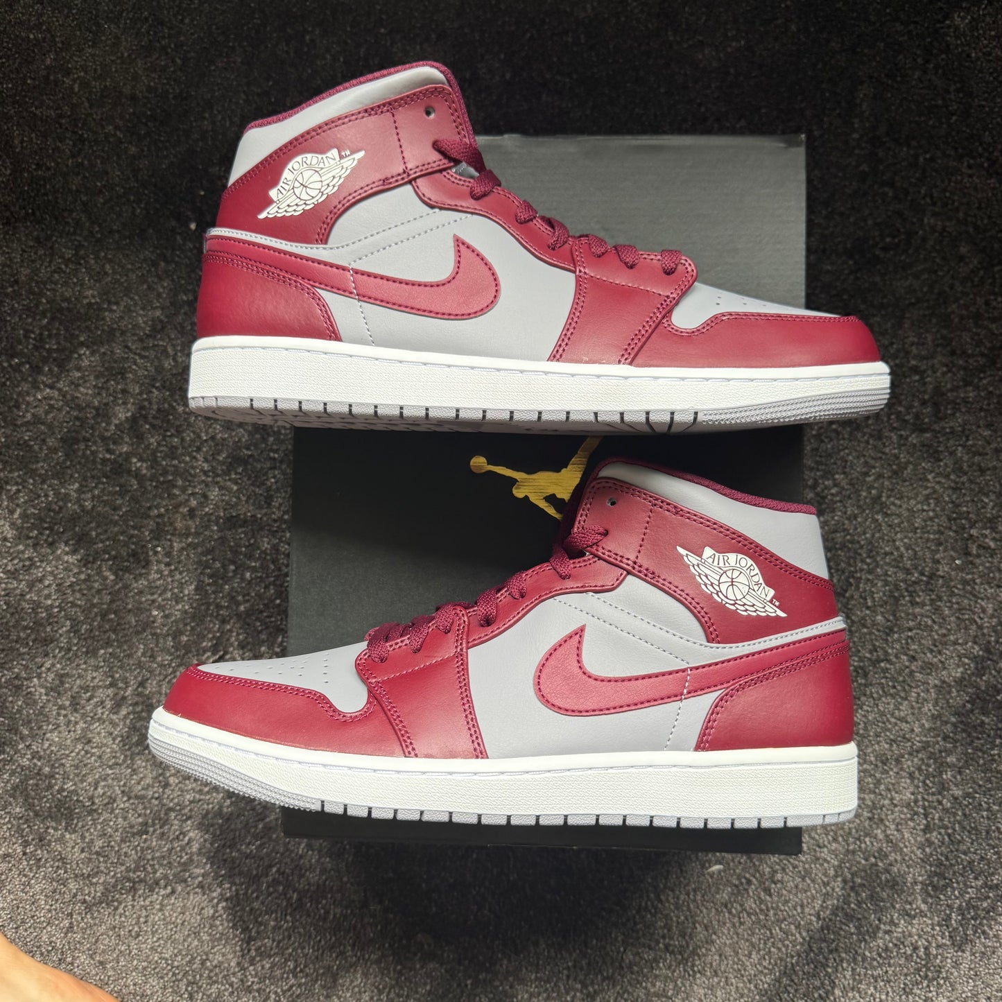 Jordan 1 Mid Cherrywood Red 12M  
Brand New Authentic