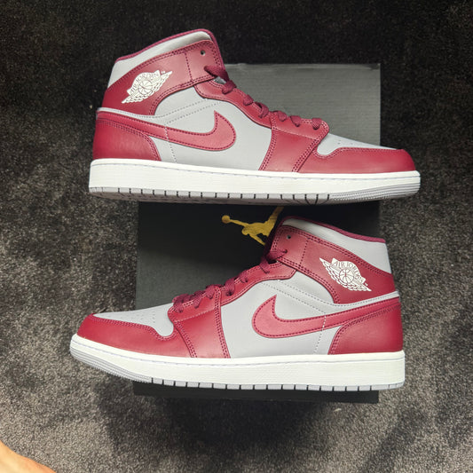 Jordan 1 Mid Cherrywood Red 12M  
Brand New Authentic