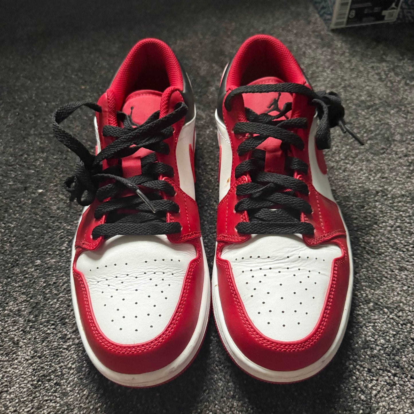 Jordan 1 Low Bulls 8.5M USED Great Condition
