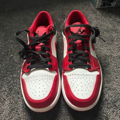 Jordan 1 Low Bulls 8.5M USED Great Condition