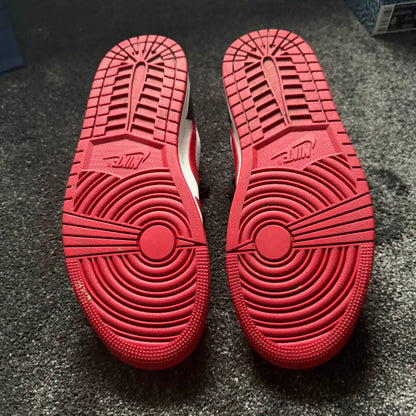 Jordan 1 Low Bulls 8.5M USED Great Condition
