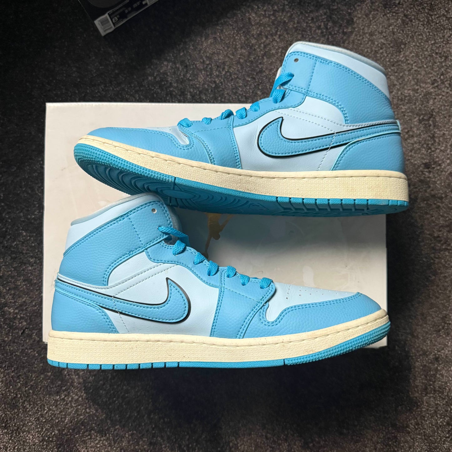 Jordan 1 Mid SE Ice Blue 11W (9.5M) USED Great Condition