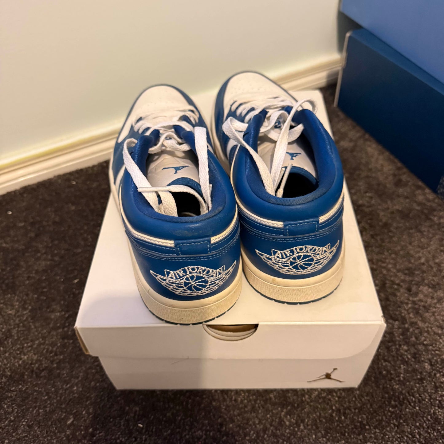 Jordan 1 Low Marina Blue 10W ( 8.5M ) USED Great Condition