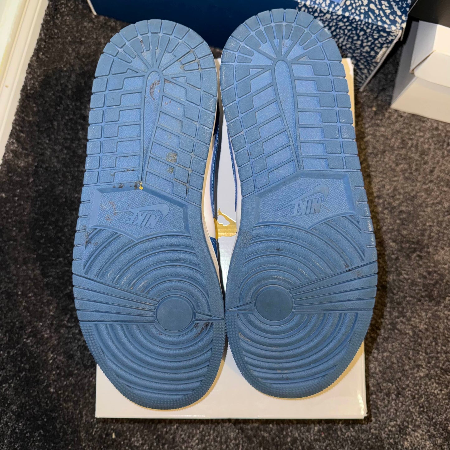 Jordan 1 Low Marina Blue 10W ( 8.5M ) USED Great Condition