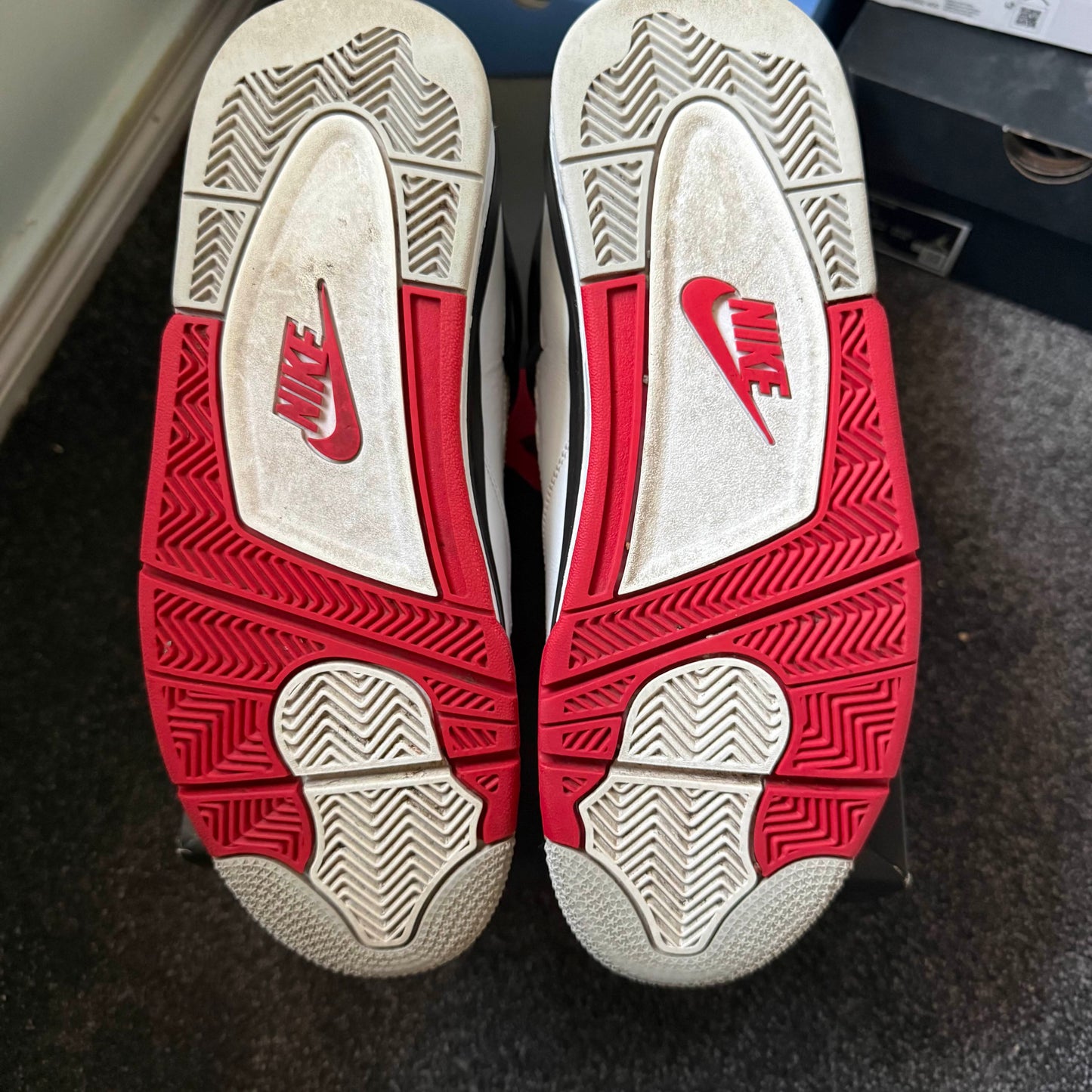 Jordan 4 Retro Fire Red (2020) 9M USED Great Condition