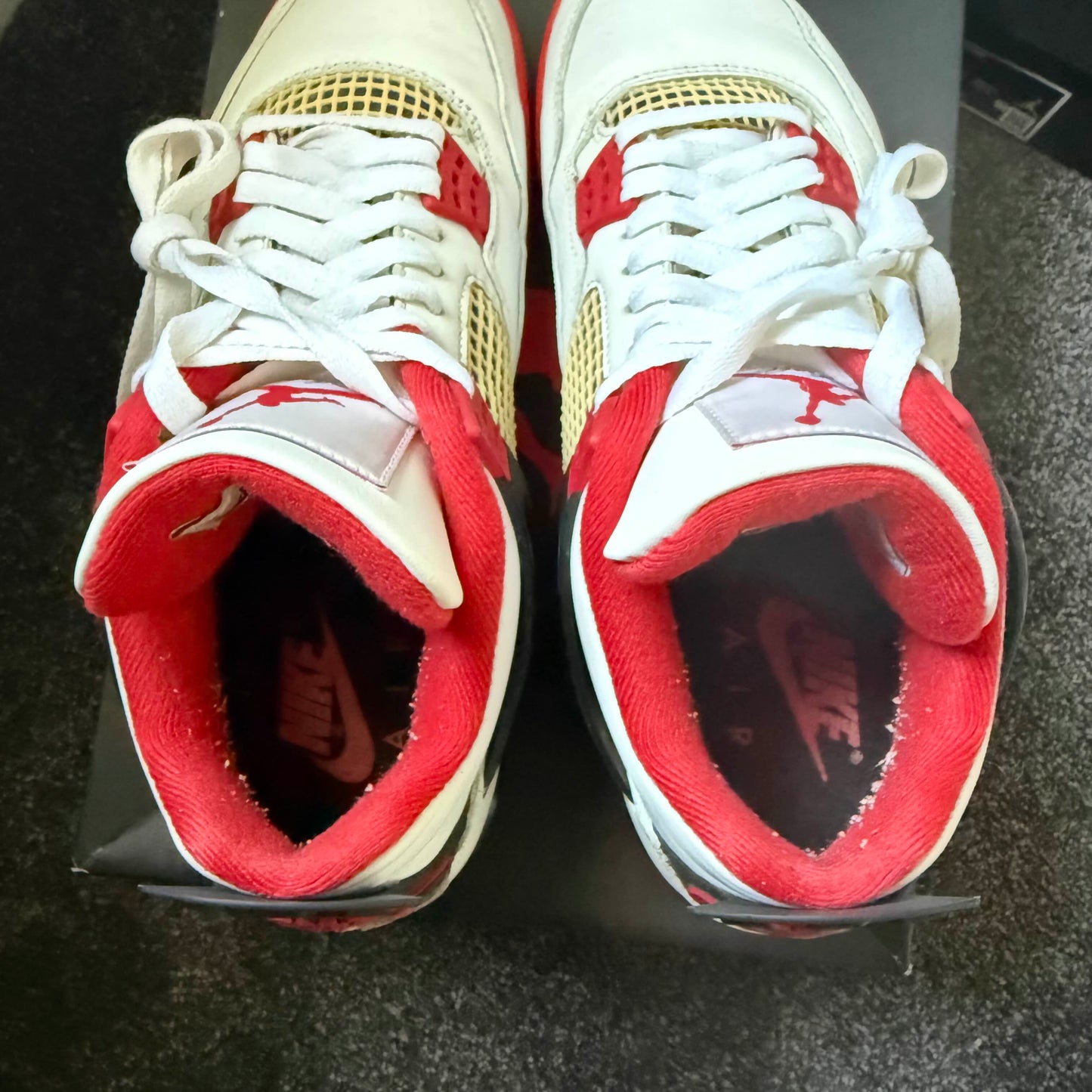 Jordan 4 Retro Fire Red (2020) 9M USED Great Condition