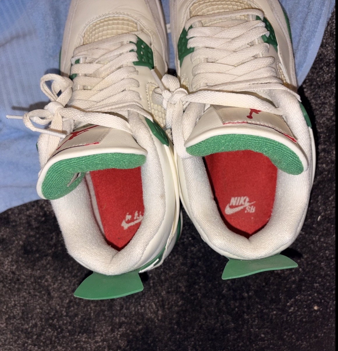 Jordan 4 Retro SB Pine Green 9M USED Great Condition