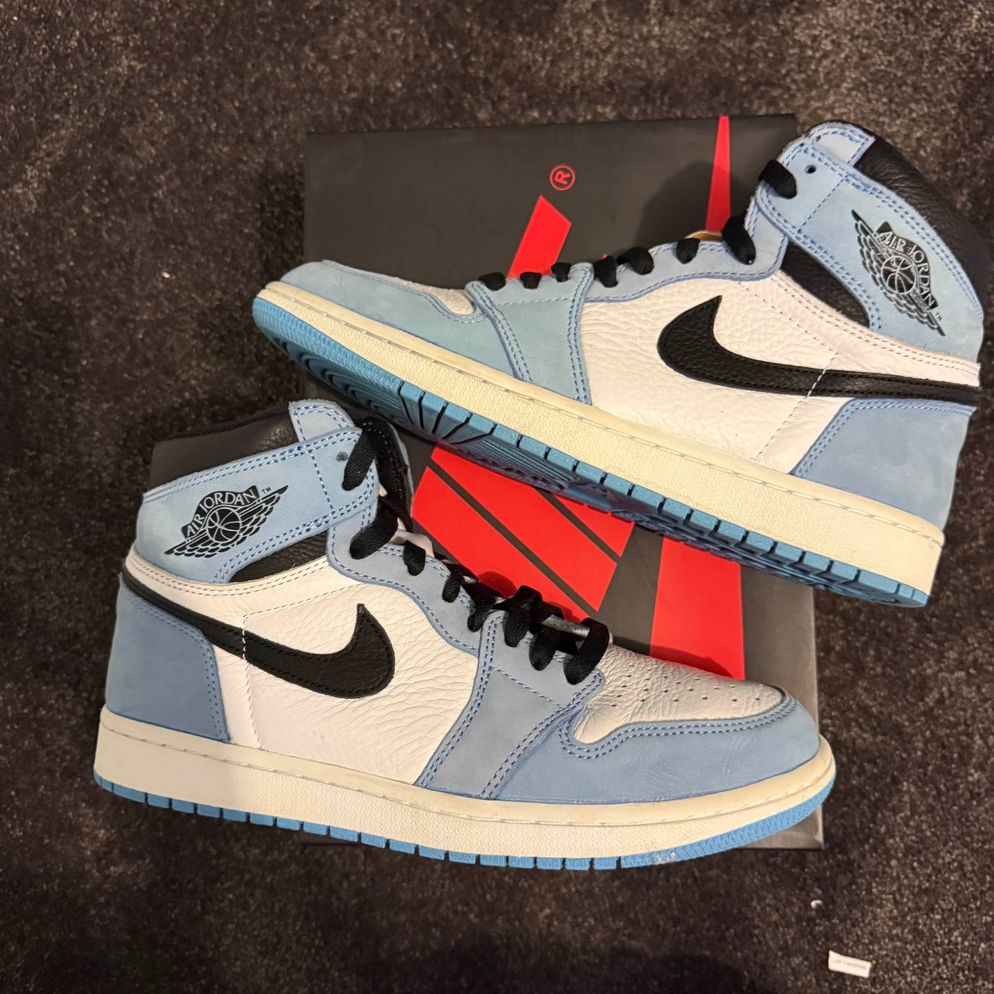 Jordan 1 Retro High OG University Blue 9M  Used Great Condition