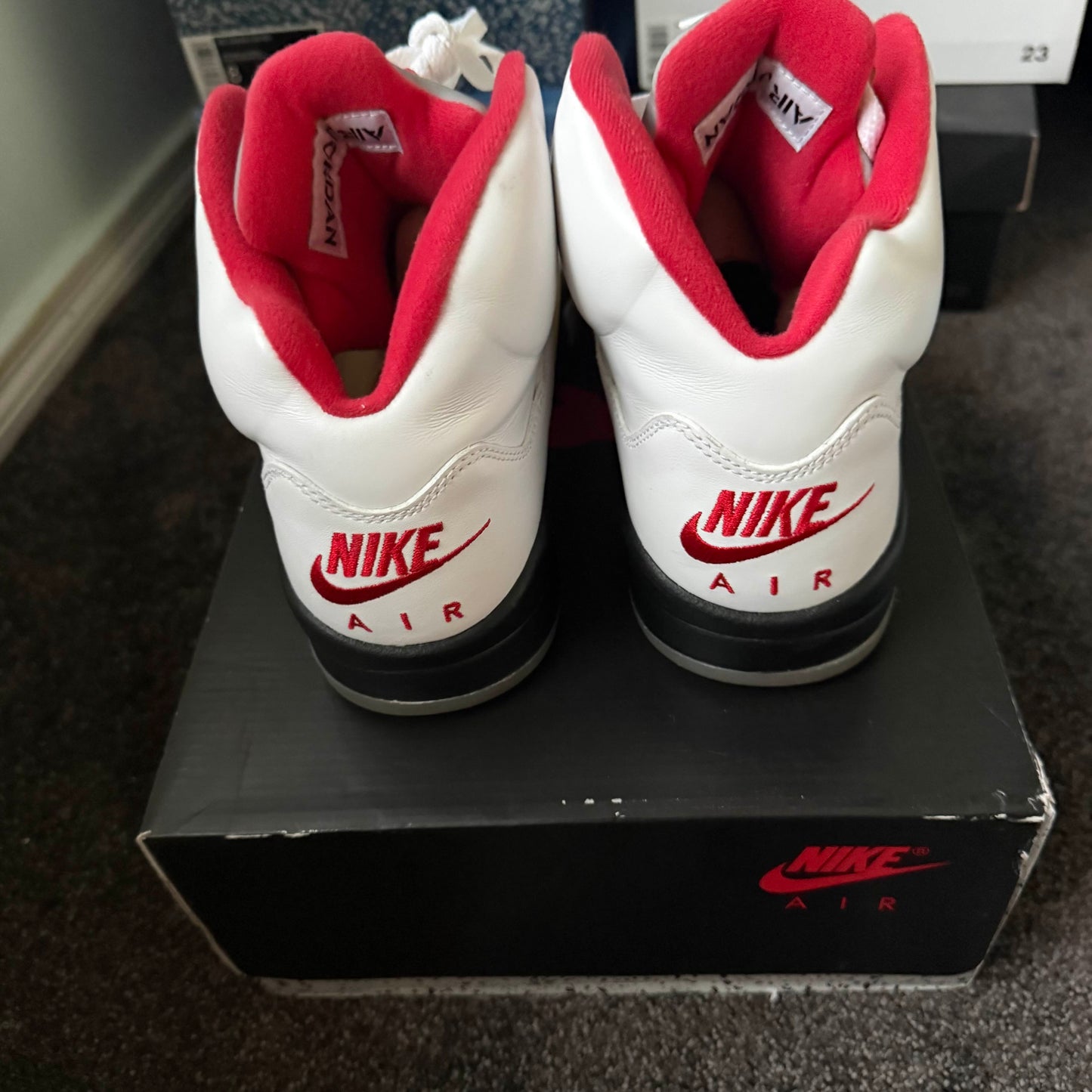Jordan 5 Retro Fire Red Silver 9.5M USED Great Condition