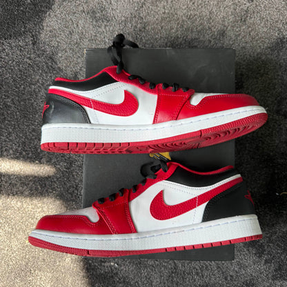Jordan 1 Low Bulls 9.5M USED Great Condition