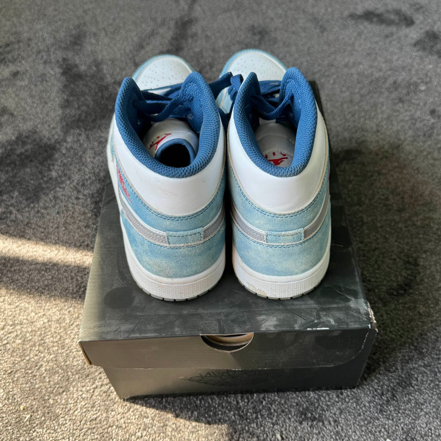 Jordan 1 Mid French blue 9M USED Great Condition