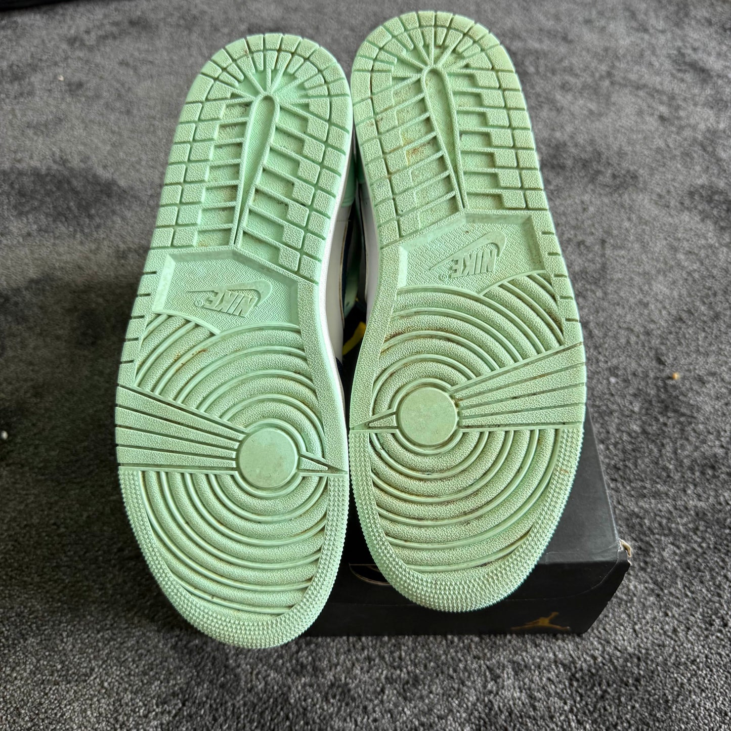 Jordan 1 Mid Mint Foam 10M USED Great Condition